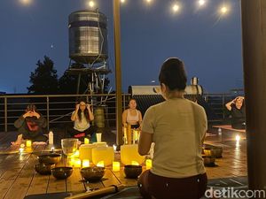 Pengalaman Yoga di Bawah Bulan Purnama, Cara Unik untuk Relaksasi Pengalaman Yoga di Bawah Bulan Purnama, Cara Unik untuk Relaksasi