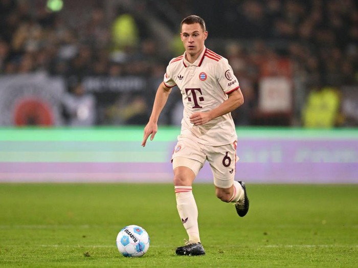 HAMBURG, GERMANY - NOVEMBER 09: Joshua Kimmich of Bayern in action during the Bundesliga match between FC St. Pauli 1910 and FC Bayern München at Millerntor Stadium on November 09, 2024 in Hamburg, Germany. (Photo by Stuart Franklin/Getty Images)