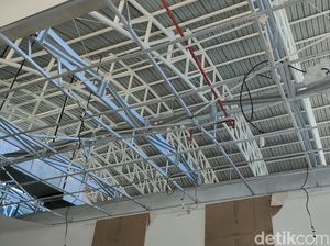 Plafon Pasar Jongke Solo Ambrol Diterjang Hujan-Angin Kencang Plafon Pasar Jongke Solo Ambrol Diterjang Hujan-Angin Kencang