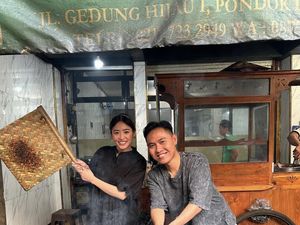 Pose Haruka Nakagawa Eks JKT48 Saat Makan Popcorn dan Jualan Sate Pose Haruka Nakagawa Eks JKT48 Saat Makan Popcorn dan Jualan Sate