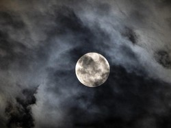 Supermoon 4-5 Desember, Puncaknya Jam Berapa? Cek Infonya!