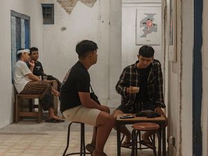Kona Loka, Kafe Nuansa Kuno di Denpasar yang Curi Perhatian Anak Muda Kona Loka, Kafe Nuansa Kuno di Denpasar yang Curi Perhatian Anak Muda