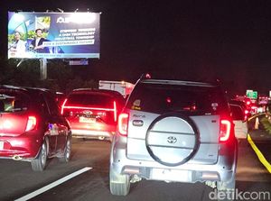 Ada Perbaikan Jalan, Tol Jagorawi Km 23 Arah Bogor Macet Malam Ini