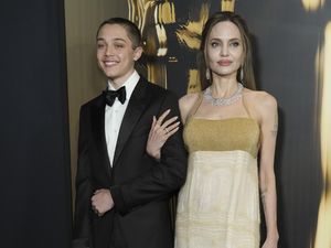 Curhat Angelina Jolie Soal Anak-anak di Tengah Perseteruan dengan Brad Pitt Curhat Angelina Jolie Soal Anak-anak di Tengah Perseteruan dengan Brad Pitt