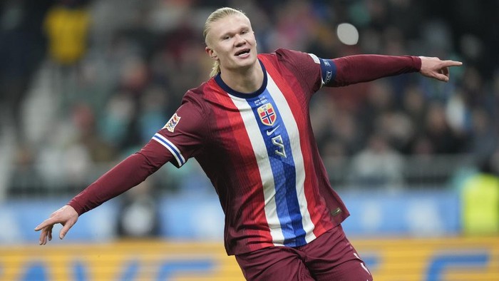 Norways Erling Haaland celebrates after scoring during the UEFA Nations League soccer match between Slovenia and Norway at Stozice stadium in Ljubljana, Slovenia, Thursday, Nov. 14, 2024. (AP Photo/Darko Bandic)