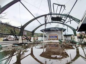 Filipina Diamuk Topan Super Man-yi