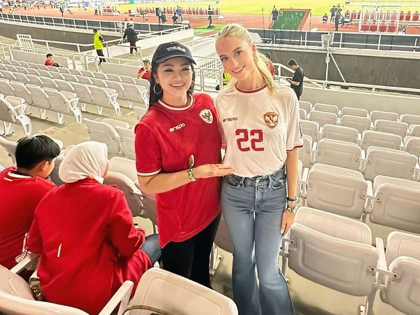 Fitri Carlina Dapat Izin Posting Foto Fefe Slinkert, Pacar Nathan Tjoe-A-On