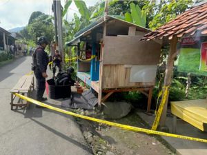 Polisi Sebut Granat di Pos Kamling Bogor Hasil Rakitan-Berdaya Ledak Tinggi Polisi Sebut Granat di Pos Kamling Bogor Hasil Rakitan-Berdaya Ledak Tinggi