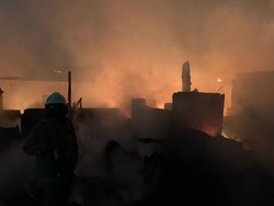 Video: Kebakaran Hanguskan 15 Rumah di Kebon Jeruk Jakbar