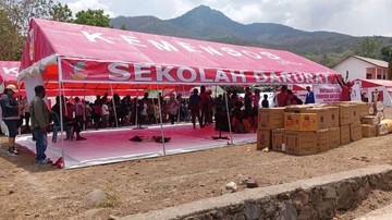 Tenda Pengungsi Lewotobi: Benteng Kokoh Melawan Badai dan Banjir