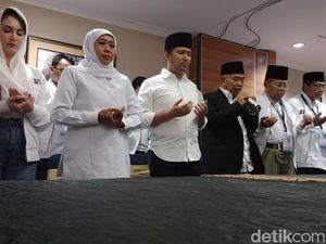 Khofifah-Emil Doa Bersama dengan Para Kiai Sebelum Debat Pamungkas