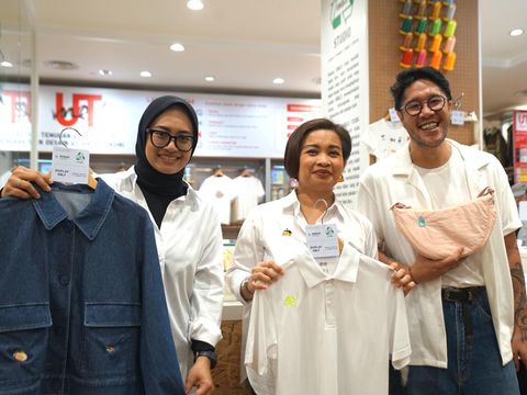 Kolaborasi UNIQLO bersama desainer Rama Dauhan