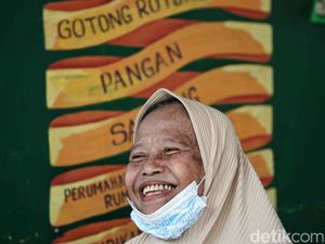 Video: Asa Lansia Dapat Cuan di Usia yang Tak Lagi Muda Video: Asa Lansia Dapat Cuan di Usia yang Tak Lagi Muda