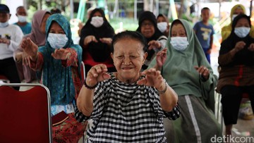 Pelayanan Kesehatan Lansia di Posyandu, Solusi untuk Hidup Sehat di Usia Senja