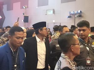 Video: Paslon 01 Walk Out, Debat Pilbup OKU Ditutup Seusai Visi Misi Video: Paslon 01 Walk Out, Debat Pilbup OKU Ditutup Seusai Visi Misi