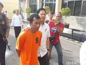 Cinta Ditolak, Pria Cirebon Hadiahi Pujaan Hatinya Parang Cinta Ditolak, Pria Cirebon Hadiahi Pujaan Hatinya Parang