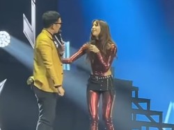 Indra Herlambang Dipeluk Lisa BLACKPINK, Bertahan Nggak Mandi 2 Hari