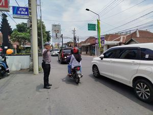 Satlantas Polres Batu Perkuat Penjagaan di Titik Rawan Kecelakaan-Macet Satlantas Polres Batu Perkuat Penjagaan di Titik Rawan Kecelakaan-Macet