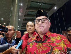 Hasto Sebut Kekuatan Risma-Gus Hans dari Tuhan dan Masyarakat