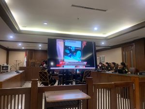 Jaksa Putar Video Wawancara Ayah Mirna yang Disebut Jessica Wongso Bukti Baru