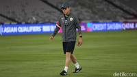 Bagi Indonesia, kemenangan atas Arab Saudi akan menjaga peluang Indonesia lolos ke Piala Dunia 2026. Saat ini, Indonesia ada di posisi terbawah Grup C dengan raihan tiga poin.