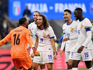 Italia Vs Prancis: Les Bleus Sukses Balas Dendam Italia Vs Prancis: Les Bleus Sukses Balas Dendam