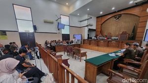 Upaya Tom Lembong Gugurkan Status Tersangkanya