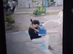 Remaja di Gresik Di-bully hingga Kepalanya Ditendang Juga Diancam Dibunuh Remaja di Gresik Di-bully hingga Kepalanya Ditendang Juga Diancam Dibunuh