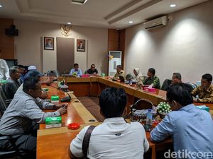 DPRD NTB Bakal Investigasi Galian C Ilegal di Lombok Timur DPRD NTB Bakal Investigasi Galian C Ilegal di Lombok Timur