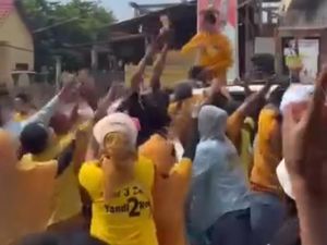 Anggota DPRD NTB Sebut Tebar Uang Saat Kampanye Yandi-Ros Aksi Spontan Anggota DPRD NTB Sebut Tebar Uang Saat Kampanye Yandi-Ros Aksi Spontan