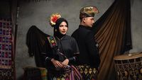 Foto: Zahwa Nadhira Dinikahi Putra Mahfud MD, Prewedding Pakai Baju Daerah