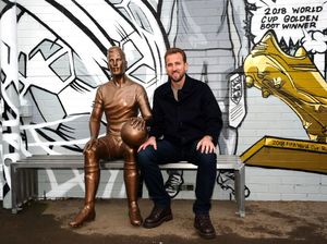 Patung Harry Kane Dipamerkan Usai Lama Disimpan, Malah Jadi Ledekan Patung Harry Kane Dipamerkan Usai Lama Disimpan, Malah Jadi Ledekan