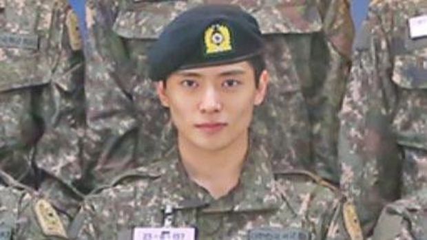 Jaehyun NCT dan Kim Wooseok eks X1 di kamp militer