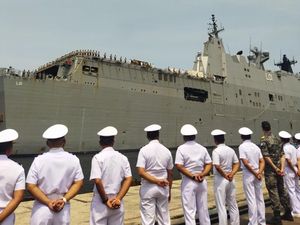 Kapal HMAS Adelaide Bersandar di Jakarta Usai Latihan Bersama TNI di Jatim Kapal HMAS Adelaide Bersandar di Jakarta Usai Latihan Bersama TNI di Jatim