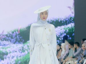 Foto: Koleksi SHI by Shireen Sungkar, Busana Cantik Terinspirasi Taman Bunga Foto: Koleksi SHI by Shireen Sungkar, Busana Cantik Terinspirasi Taman Bunga