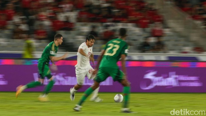 Timnas Indonesia vs Timnas Arab Saudi pada matchday ke-6 Grup C Kualifikasi Piala Dunia 2026 berlangsung di Stadion Gelora Bung Karno, Jakarta, Selasa (19/11). Marselino Ferdinan jadi pahlawan kemenangan Tim Garuda berkat dua golnya.