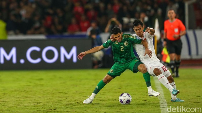Timnas Indonesia vs Timnas Arab Saudi pada matchday ke-6 Grup C Kualifikasi Piala Dunia 2026 berlangsung di Stadion Gelora Bung Karno, Jakarta, Selasa (19/11). Marselino Ferdinan jadi pahlawan kemenangan Tim Garuda berkat dua golnya.