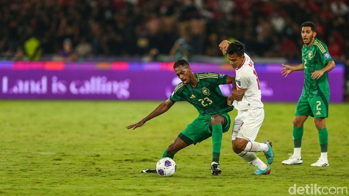 Timnas Indonesia vs Timnas Arab Saudi pada matchday ke-6 Grup C Kualifikasi Piala Dunia 2026 berlangsung di Stadion Gelora Bung Karno, Jakarta, Selasa (19/11). Marselino Ferdinan jadi pahlawan kemenangan Tim Garuda berkat dua golnya.