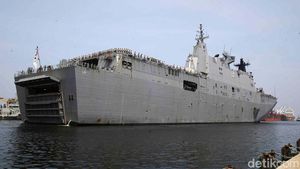 Melihat Lebih Dekat Kapal HMAS Adelaide Australia