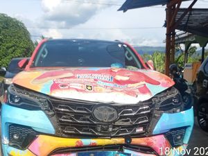 Mobil Berstiker Edy-Hasan Tabrak Motor di Tapsel gegara Pecah Ban, 1 Tewas Mobil Berstiker Edy-Hasan Tabrak Motor di Tapsel gegara Pecah Ban, 1 Tewas