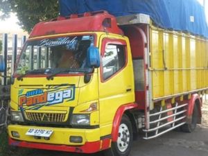Parkir di Depan Gudang, Truk Warga Puluhan Klaten Digondol Maling Parkir di Depan Gudang, Truk Warga Puluhan Klaten Digondol Maling