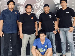 Tampang Pria Lutra Tega Tusuk Ibu Pakai Jarum Suntik gegara Tak Diberi Uang Tampang Pria Lutra Tega Tusuk Ibu Pakai Jarum Suntik gegara Tak Diberi Uang