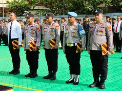 Polres Jakbar Beri Penghargaan 21 Anggota yang Berprestasi