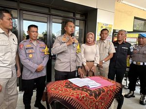Ortu Pria yang Bentak dan Tantang Duel Polisi di Kediri Minta Maaf Ortu Pria yang Bentak dan Tantang Duel Polisi di Kediri Minta Maaf