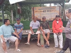 Polisi RW Sambang Desa Pastikan Keamanan Jelang Pilkada di Kota Batu