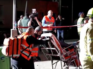 Video: Seorang Wanita Tewas Akibat Serangan Roket di Israel Utara