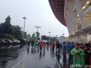 Indonesia Vs Arab Saudi: Hujan Guyur SUGBK Jelang Laga