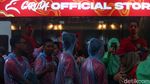 Suporter Rela Hujan-hujan untuk Dukung Timnas Indonesia di GBK