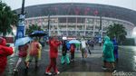 Suporter Rela Hujan-hujan untuk Dukung Timnas Indonesia di GBK