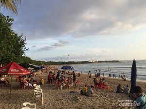 Ke Destinasi Wisata Pantai Tersibuk di Indonesia